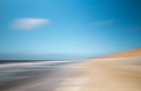 sylt wolke ueber strand